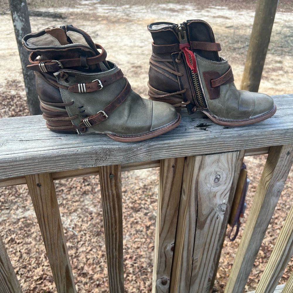 Stylish Kids Boots with Buckle Straps